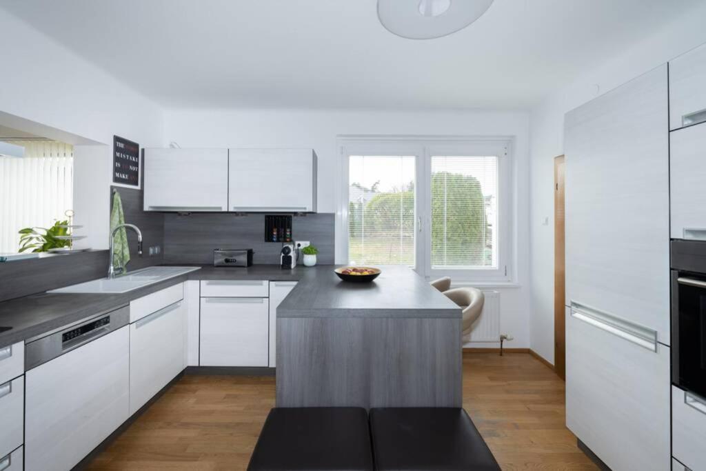 Schoenes Ferienhaus Mit Garten Pörtschach am Wörthersee Eksteriør billede