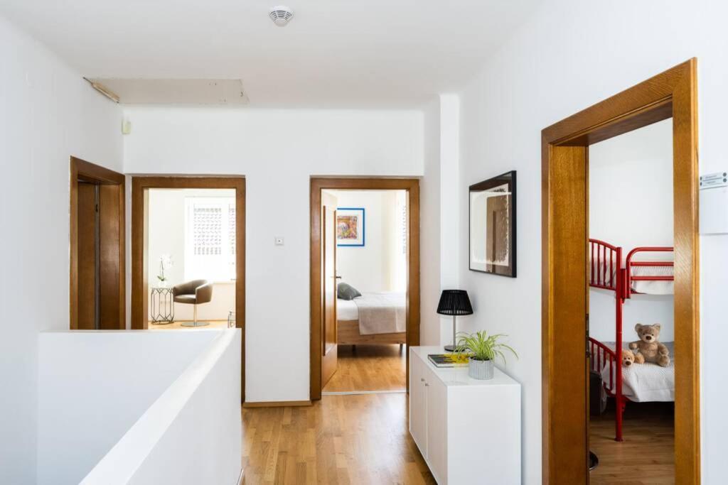 Schoenes Ferienhaus Mit Garten Pörtschach am Wörthersee Eksteriør billede